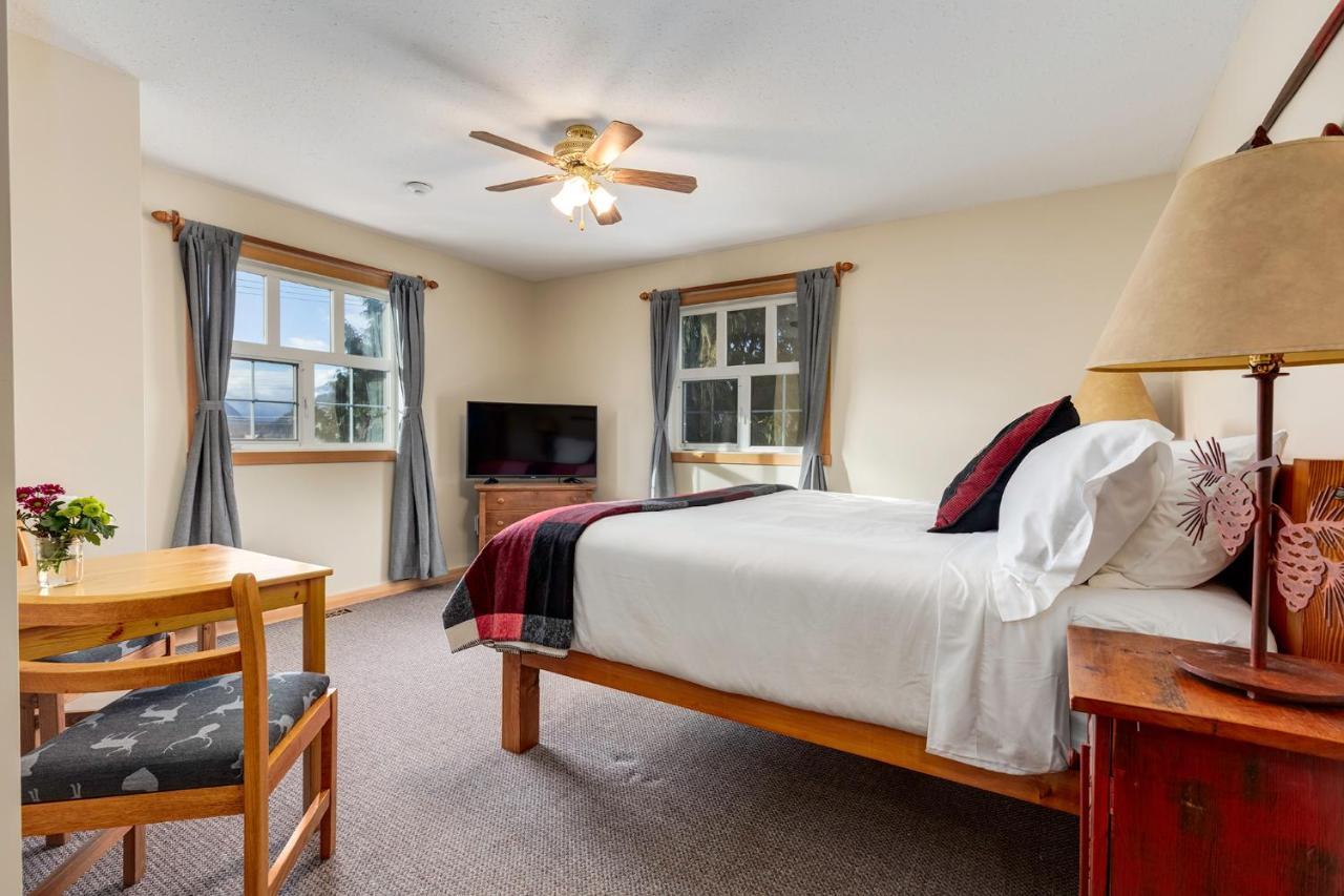 Courthouse Inn Revelstoke Zewnętrze zdjęcie
