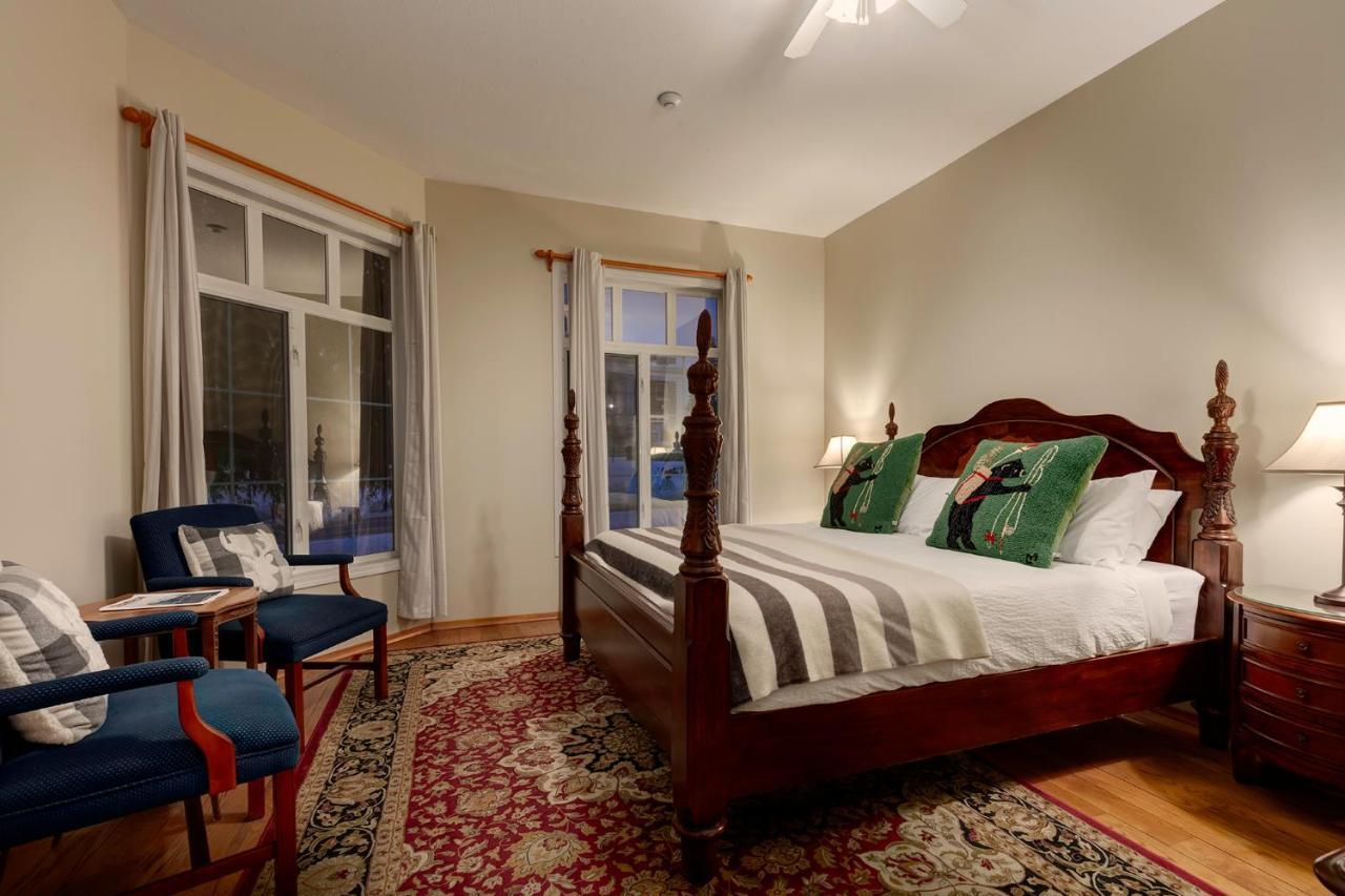 Courthouse Inn Revelstoke Zewnętrze zdjęcie