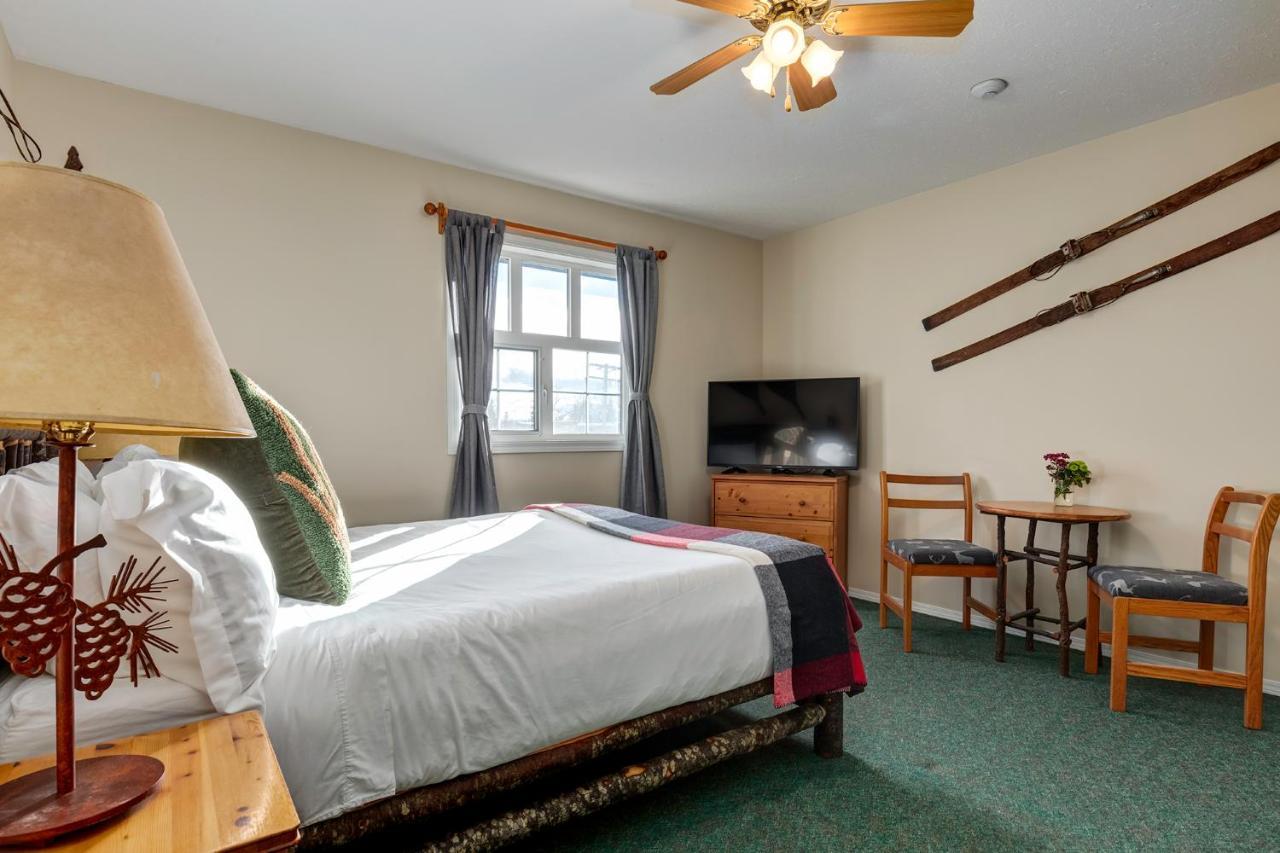 Courthouse Inn Revelstoke Zewnętrze zdjęcie