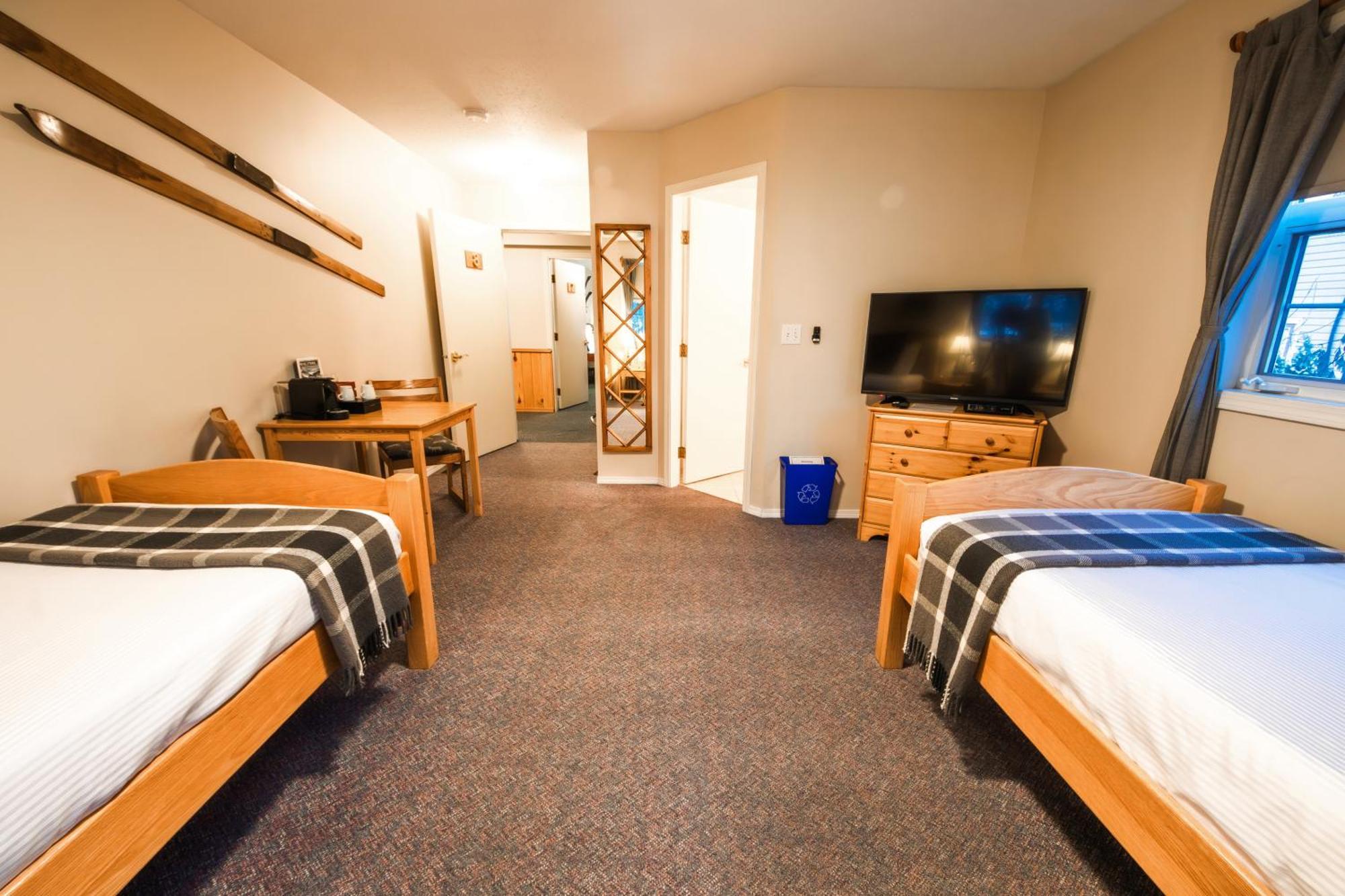 Courthouse Inn Revelstoke Zewnętrze zdjęcie