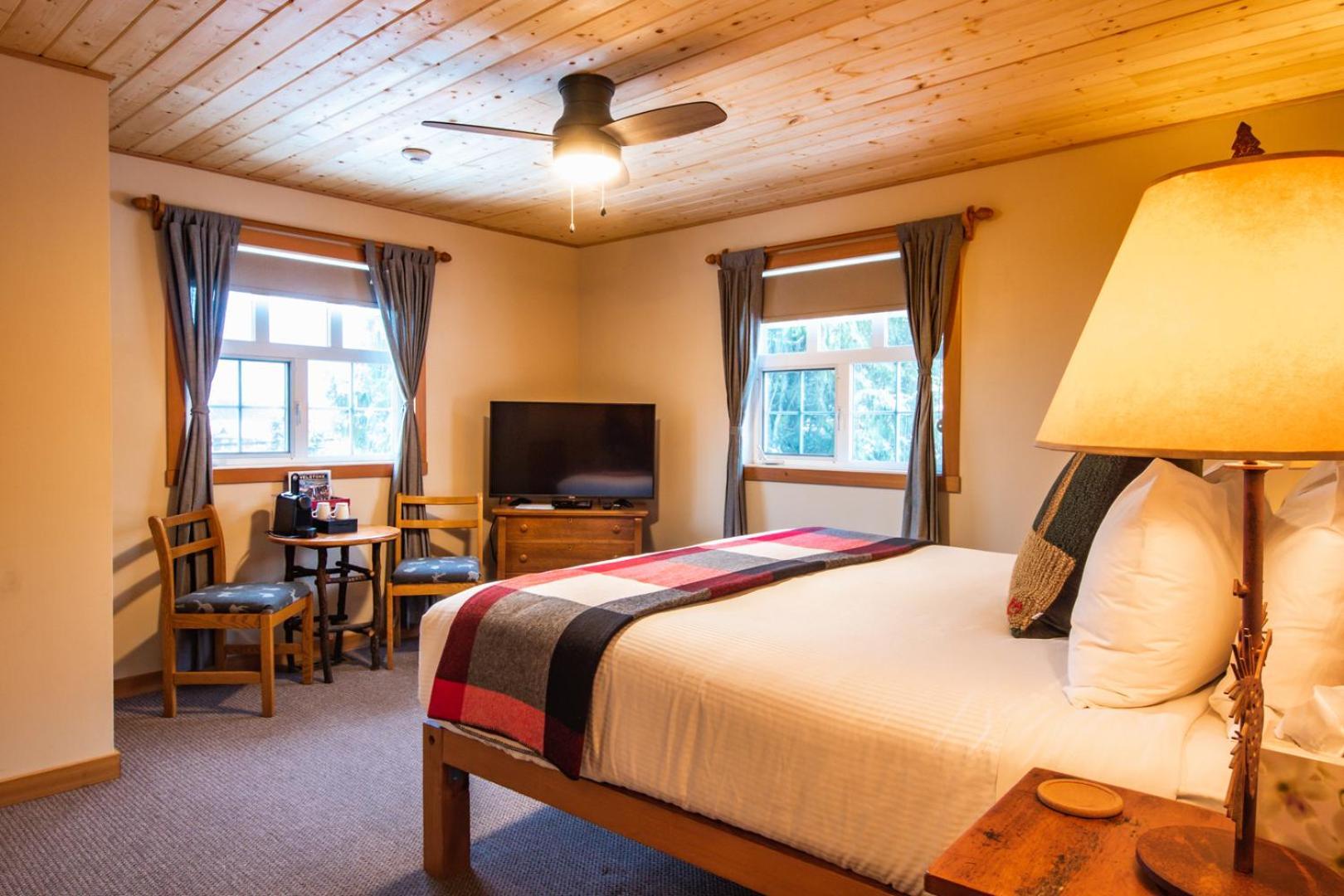 Courthouse Inn Revelstoke Zewnętrze zdjęcie